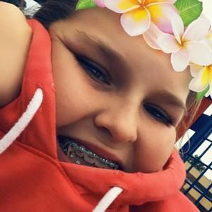 Meet your Posher, Alexis